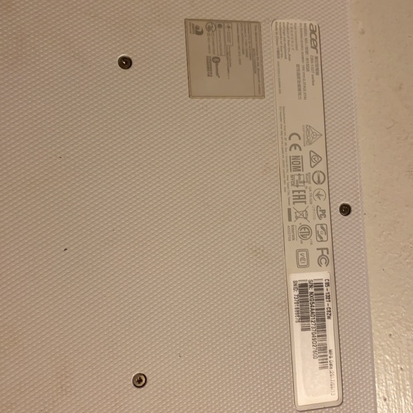 Acer Chromebook laptop, white, CB5-132T series, good condition, with charger…… - Picture 3 of 4
